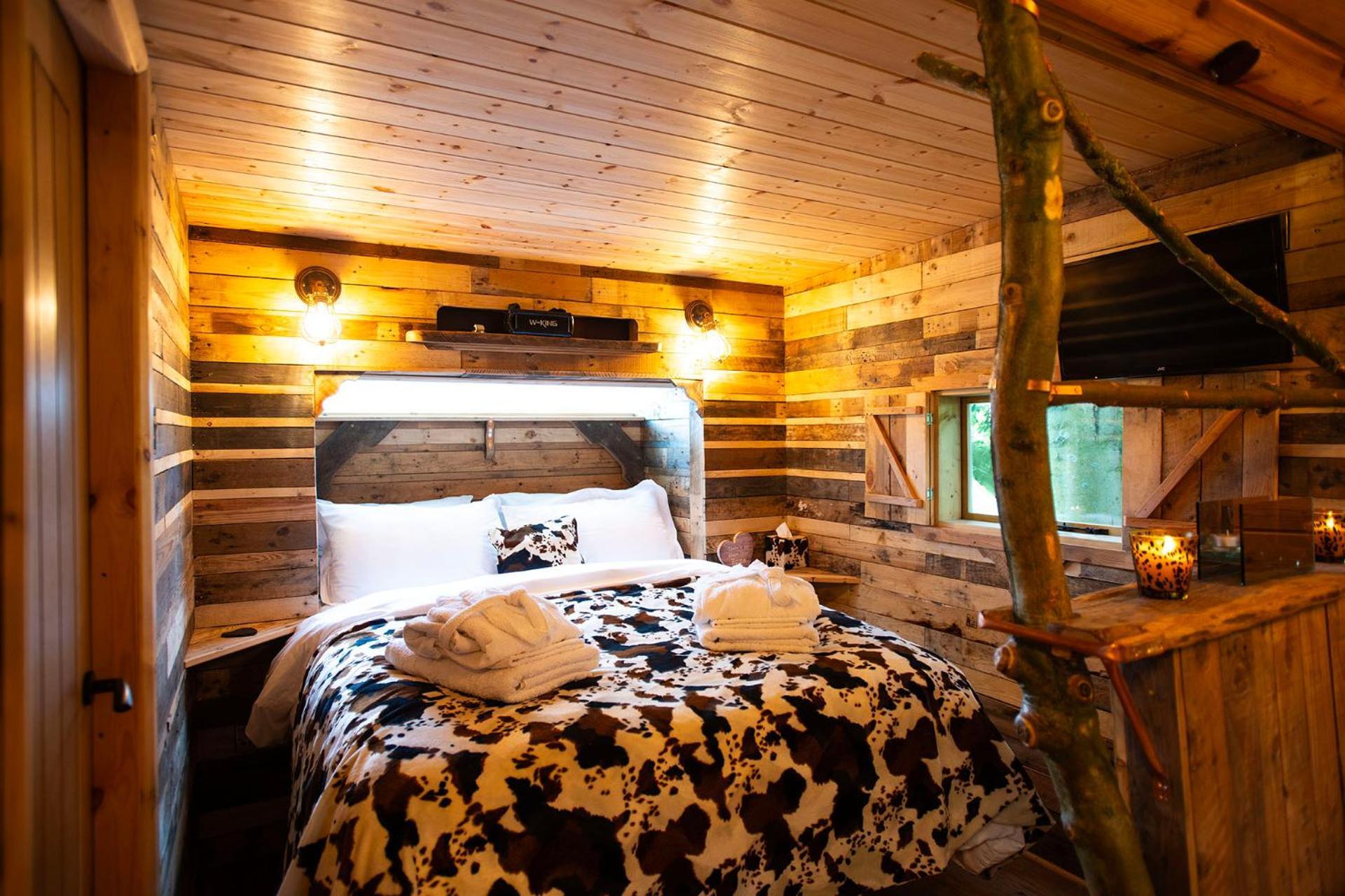 Burtree Country House, Tipi'S, Treehouse & Lodge & House Rooms With Hot Tubs In A Private Garden Thirsk Exteriör bild