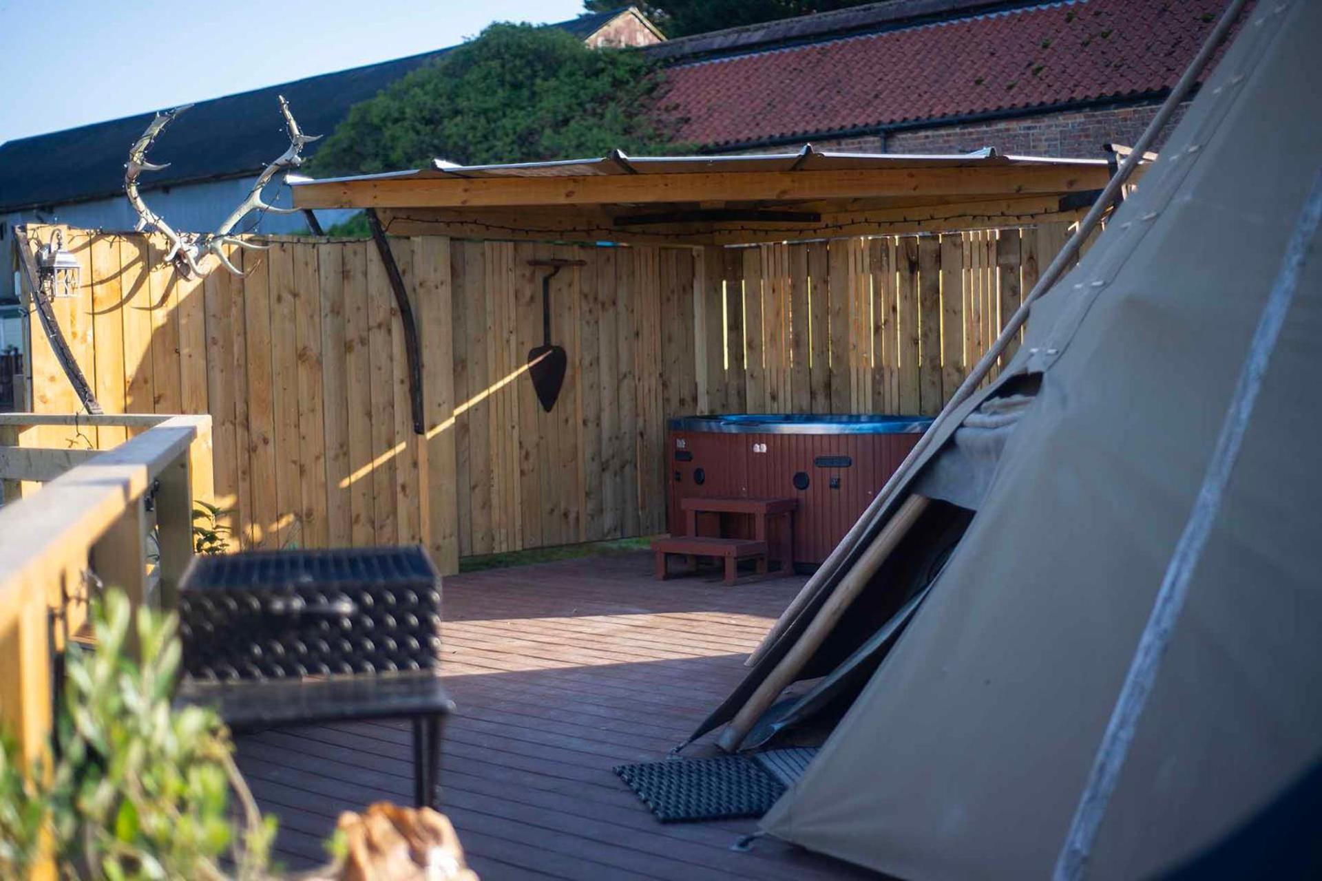 Burtree Country House, Tipi'S, Treehouse & Lodge & House Rooms With Hot Tubs In A Private Garden Thirsk Exteriör bild