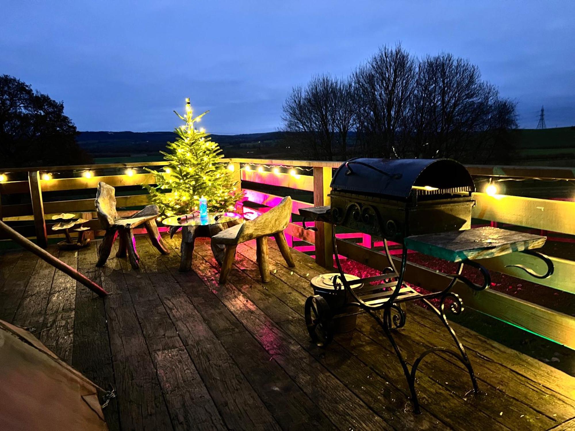 Burtree Country House, Tipi'S, Treehouse & Lodge & House Rooms With Hot Tubs In A Private Garden Thirsk Exteriör bild