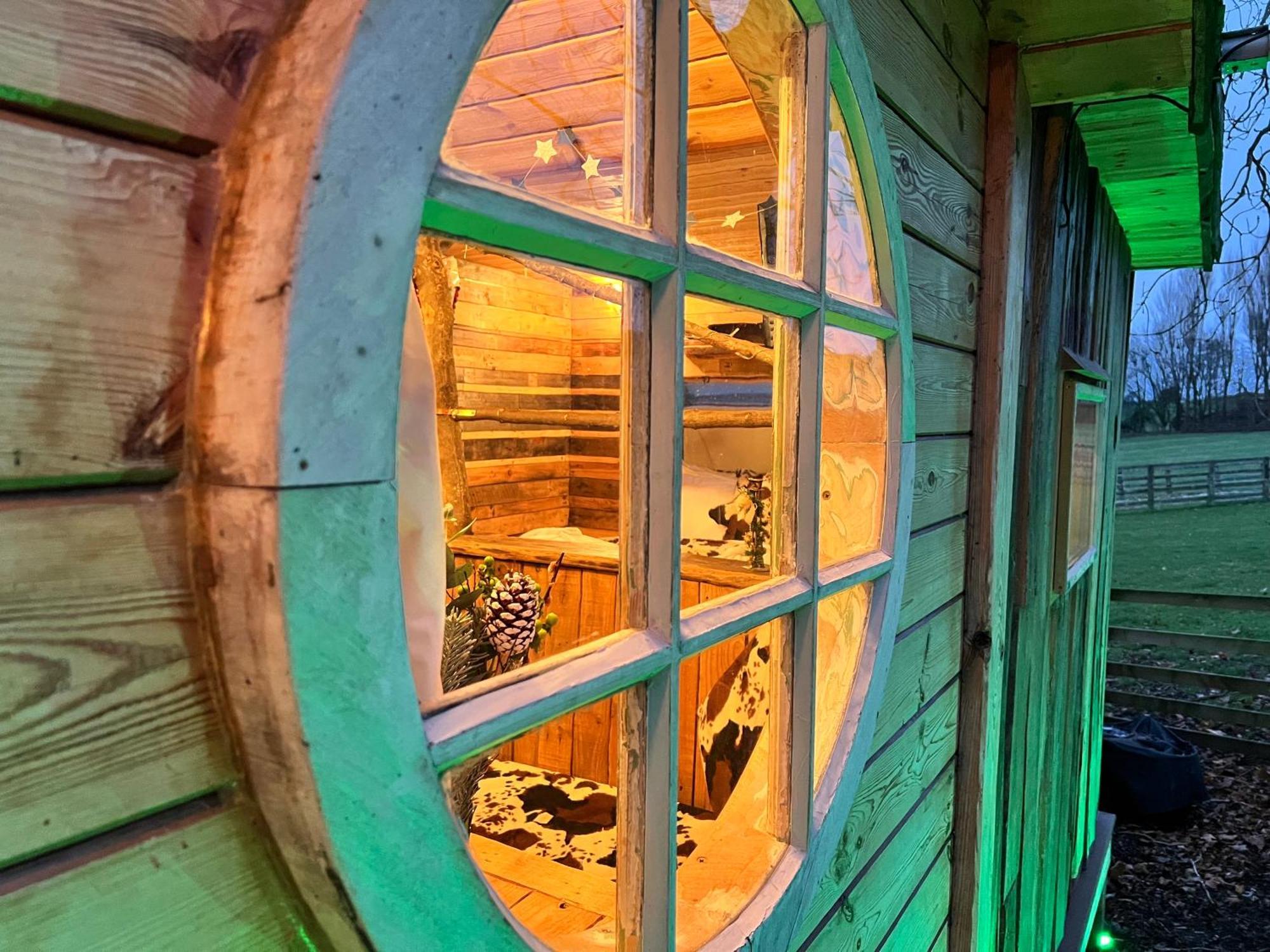 Burtree Country House, Tipi'S, Treehouse & Lodge & House Rooms With Hot Tubs In A Private Garden Thirsk Exteriör bild