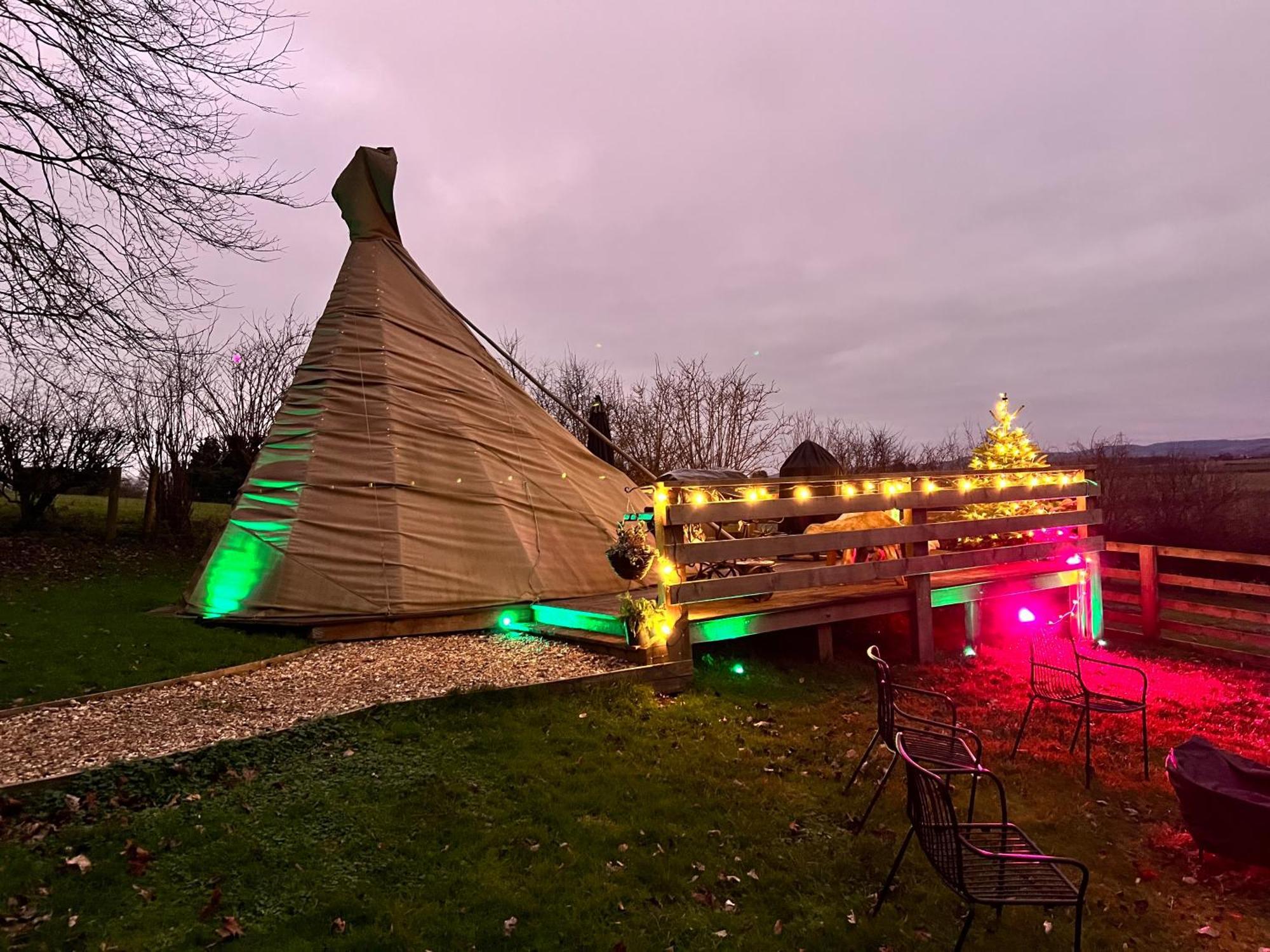 Burtree Country House, Tipi'S, Treehouse & Lodge & House Rooms With Hot Tubs In A Private Garden Thirsk Exteriör bild