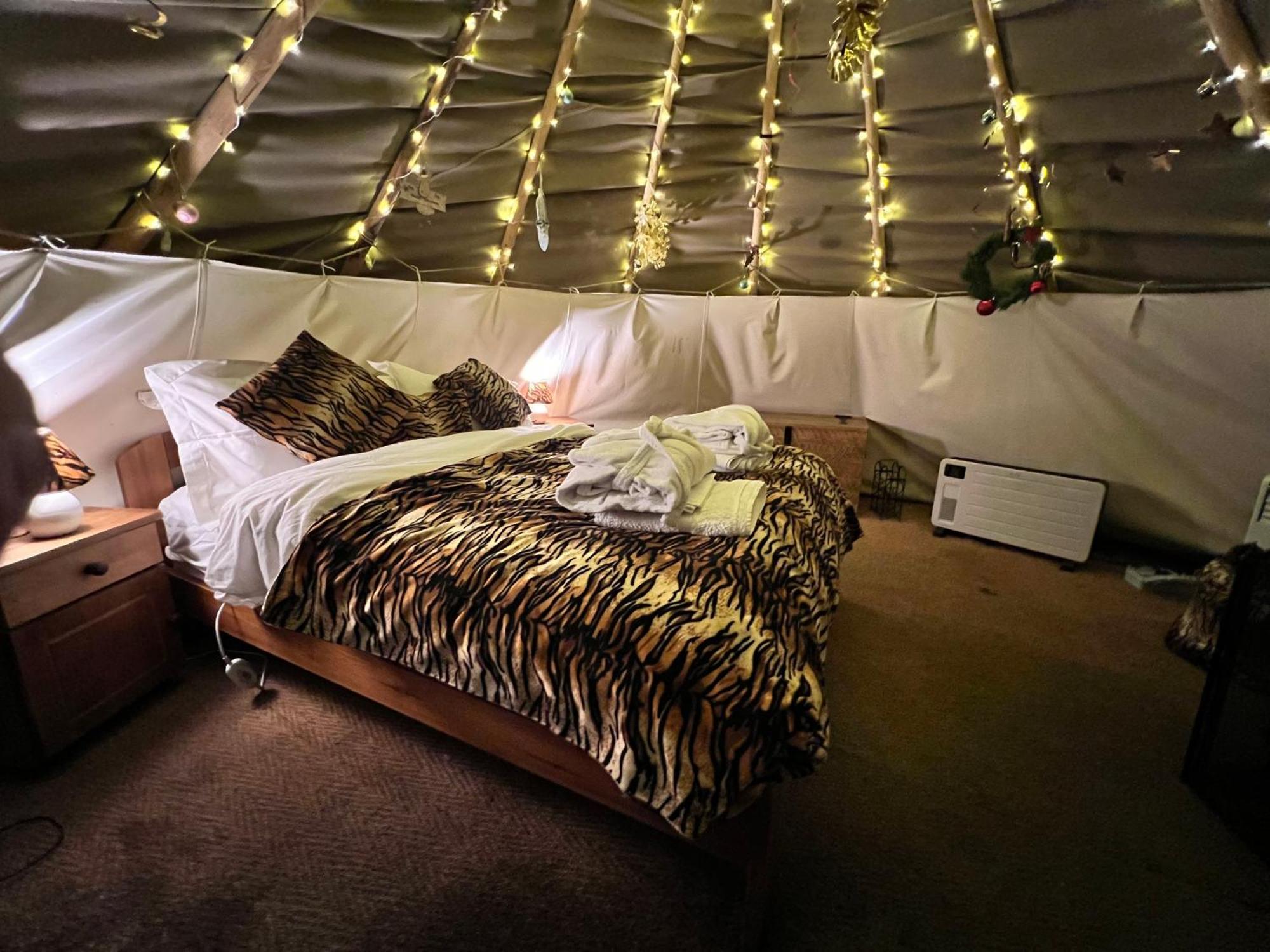 Burtree Country House, Tipi'S, Treehouse & Lodge & House Rooms With Hot Tubs In A Private Garden Thirsk Exteriör bild