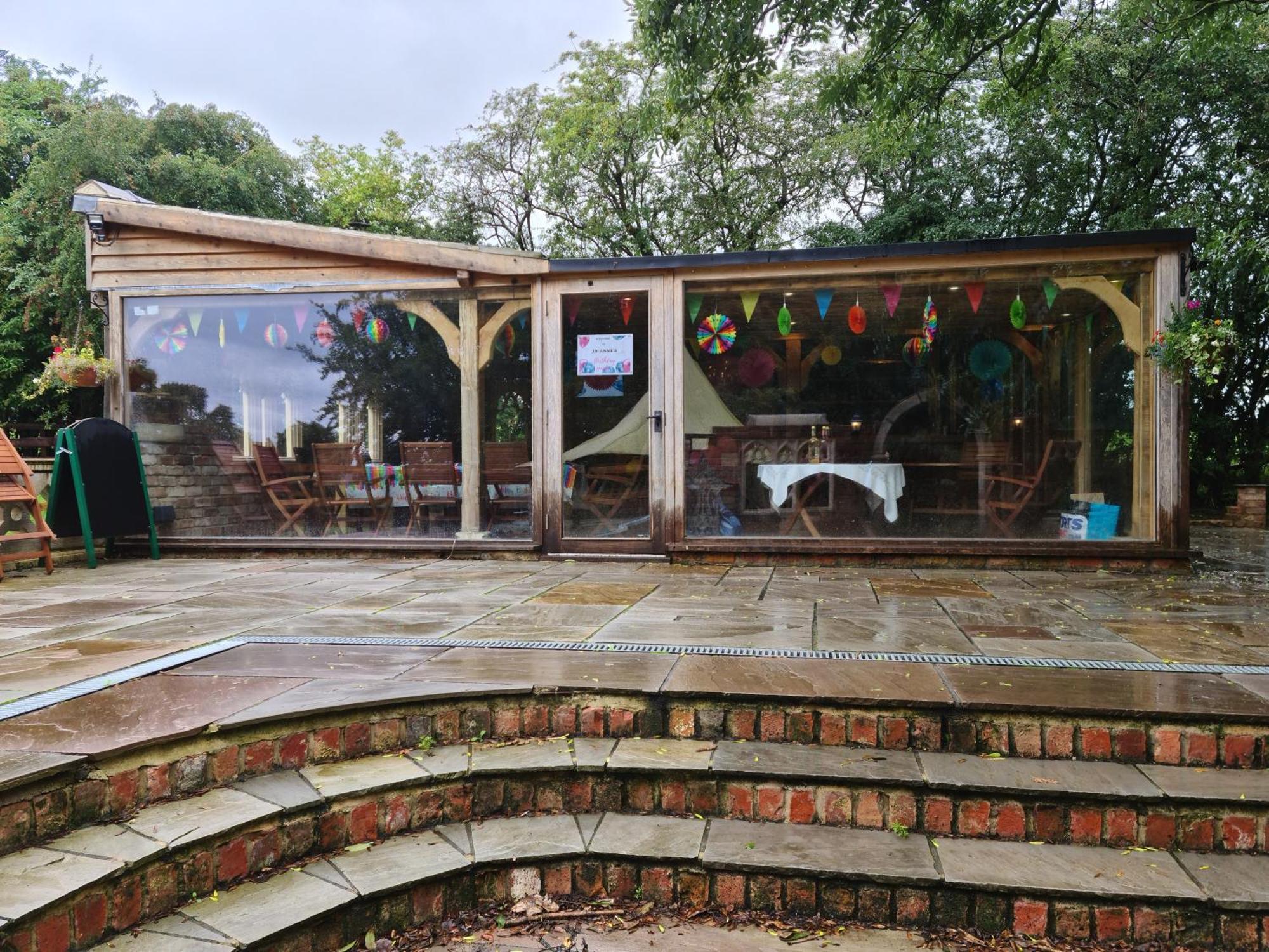 Burtree Country House, Tipi'S, Treehouse & Lodge & House Rooms With Hot Tubs In A Private Garden Thirsk Exteriör bild